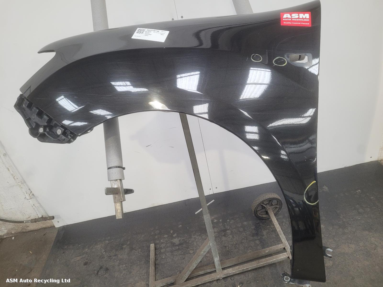 View Auto part L Wing Dacia Sandero 2014