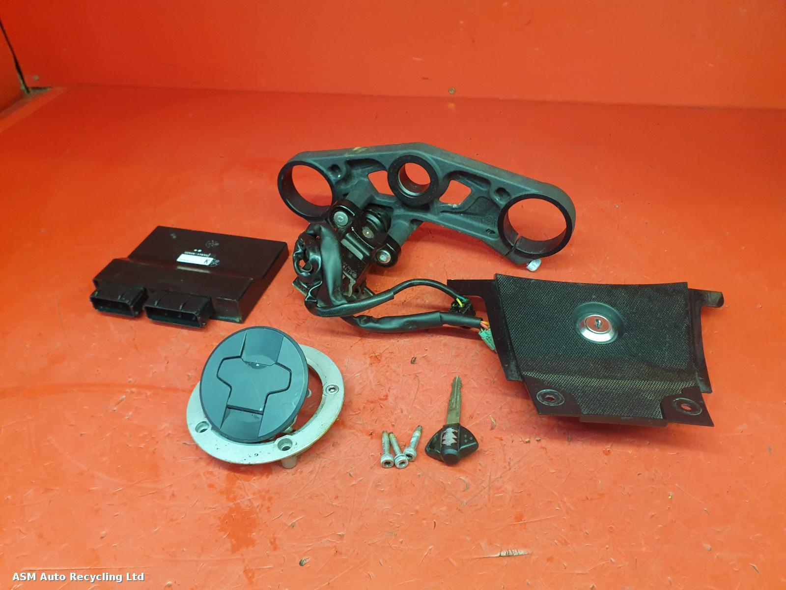 View Auto part Comp.Lock Set + Keys Suzuki Gsxr 1000 R Al8 2019