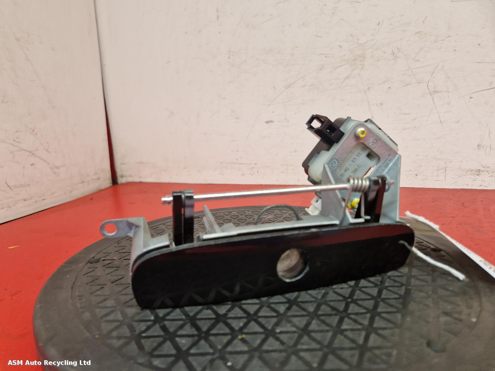 View Auto part Tailgate Handle Volkswagen Polo 2009