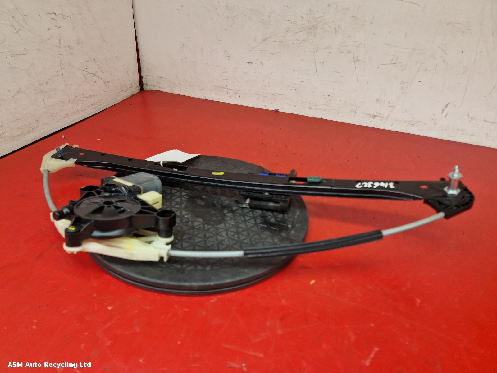 View Auto part RR Window Regulator Porsche Macan 2018