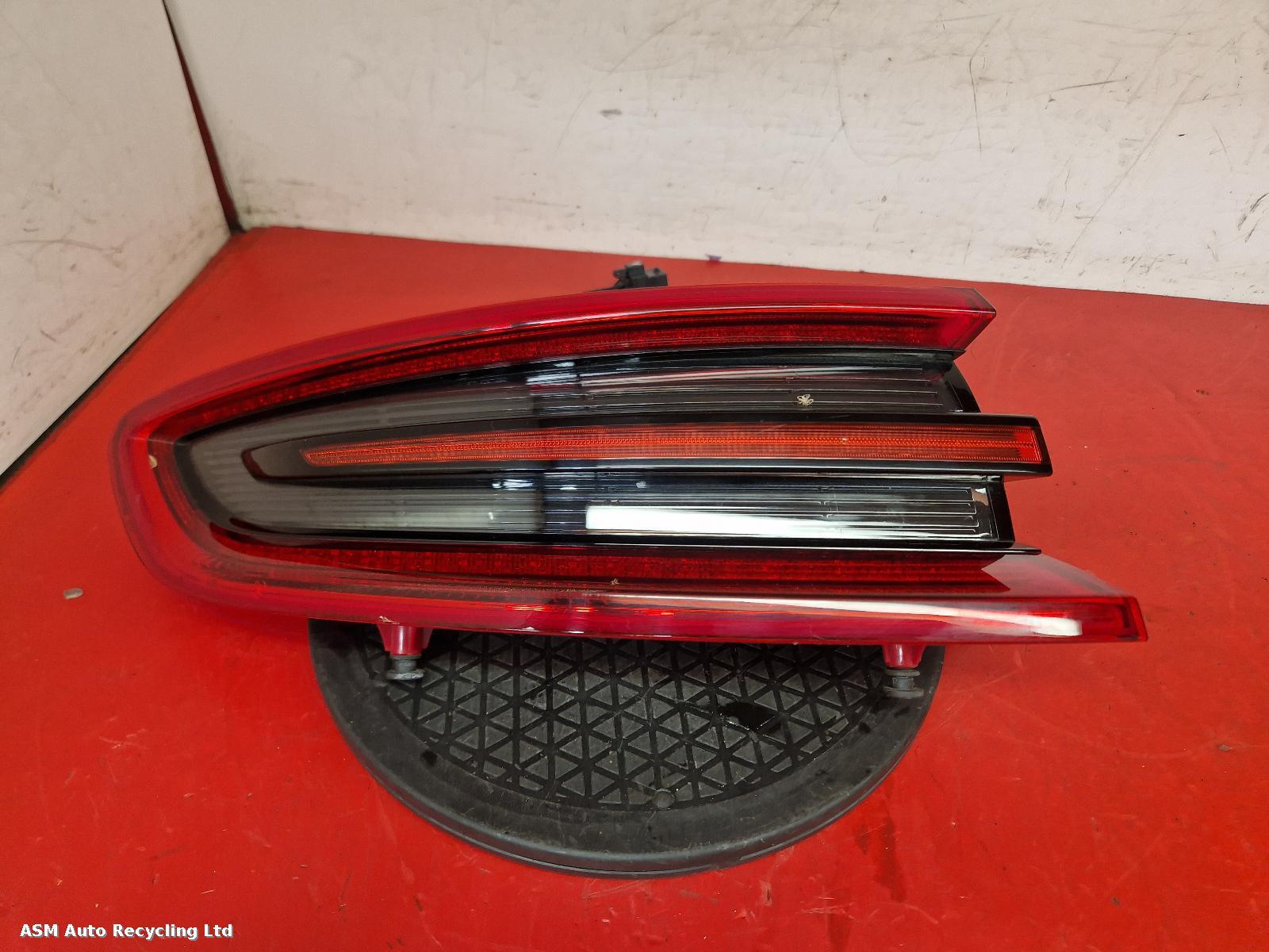 View Auto part L Taillight Porsche Macan 2018