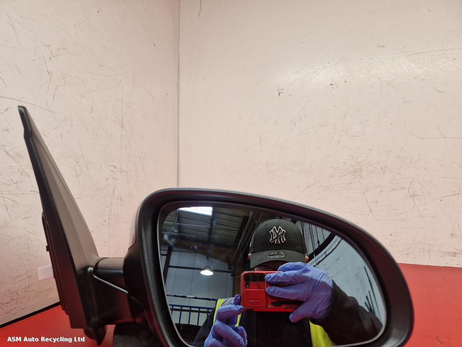 View Auto part R Door Mirror Hyundai Kona 2023