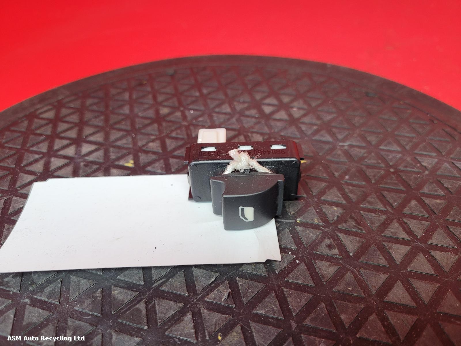 View Auto part Elect. Window Switch Peugeot 2008 2020