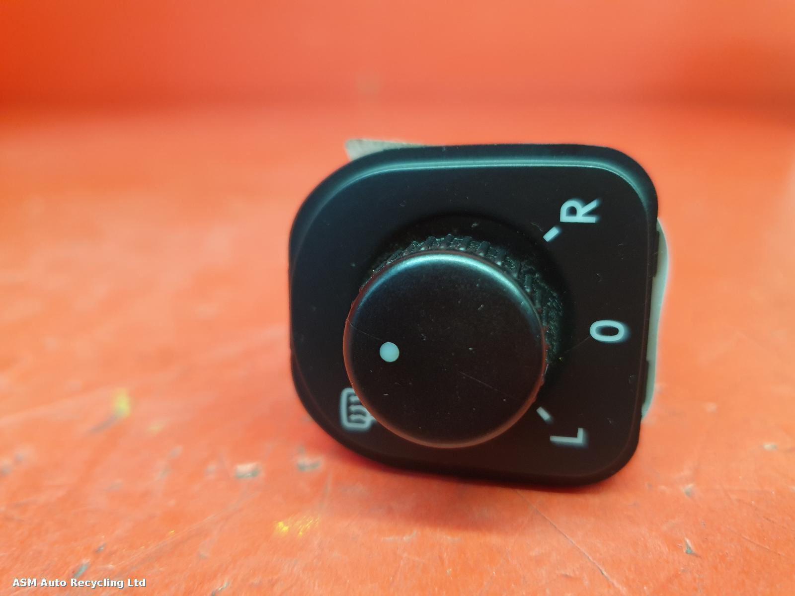 View Auto part Mirror Switch Volkswagen Golf 2011