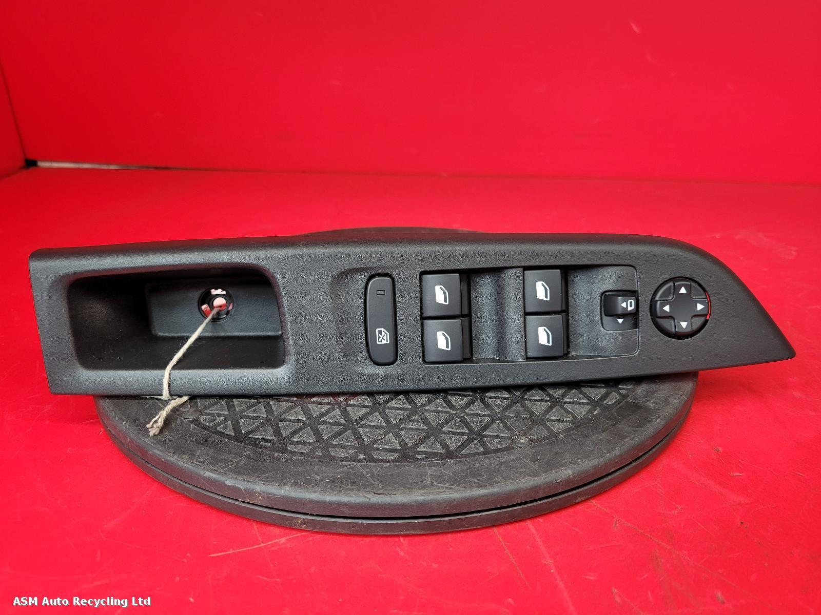 View Auto part Elect. Window Switch Vauxhall Corsa 2021