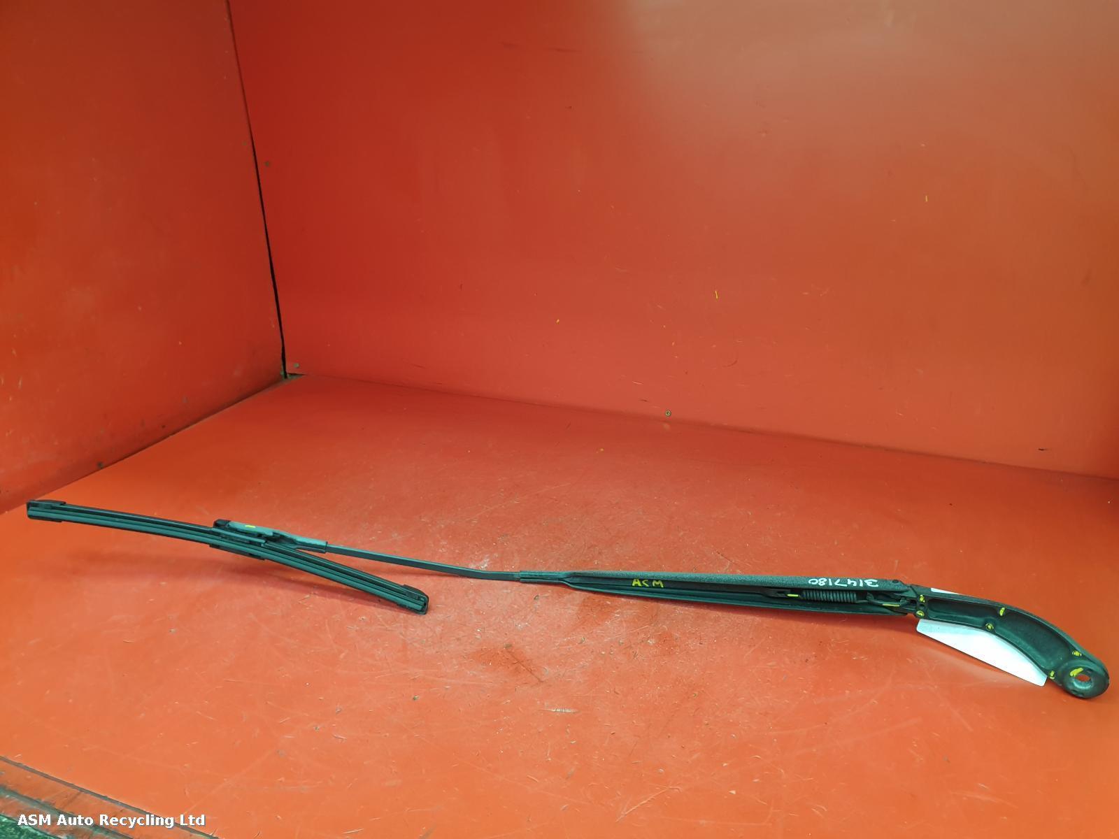 View Auto part Wiper Arm Nissan Qashqai 2012