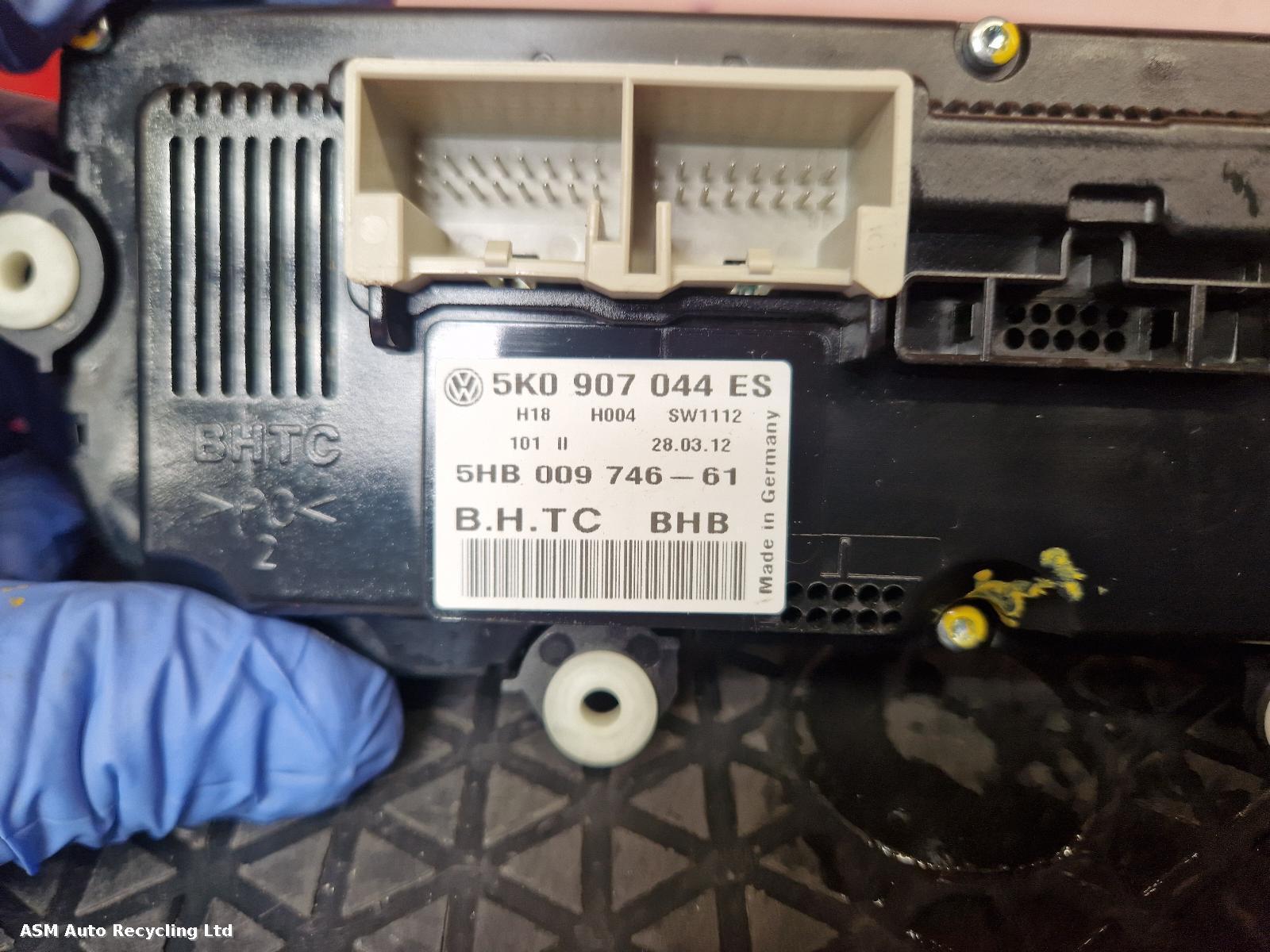 View Auto part Heater/AC Controller Volkswagen Golf 2012