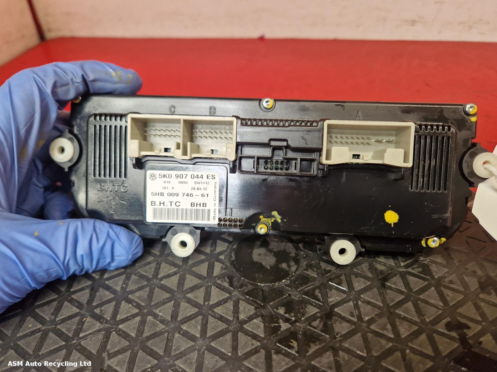 View Auto part Heater/AC Controller Volkswagen Golf 2012