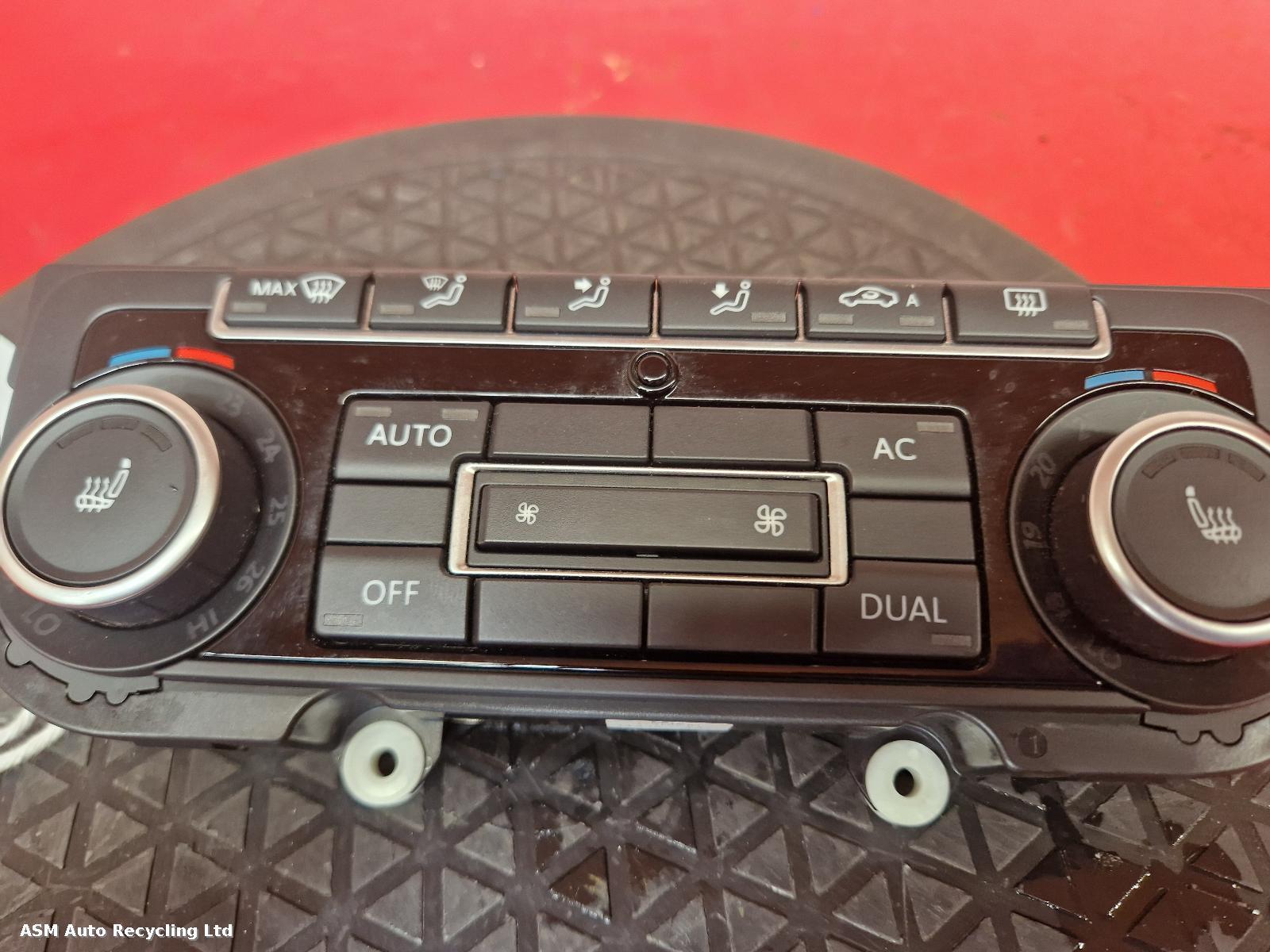 View Auto part Heater/AC Controller Volkswagen Golf 2012