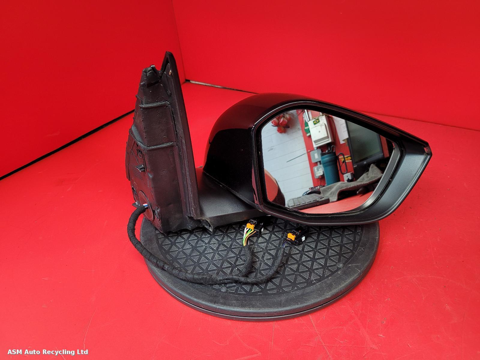 View Auto part R Door Mirror Citroen C4 2021