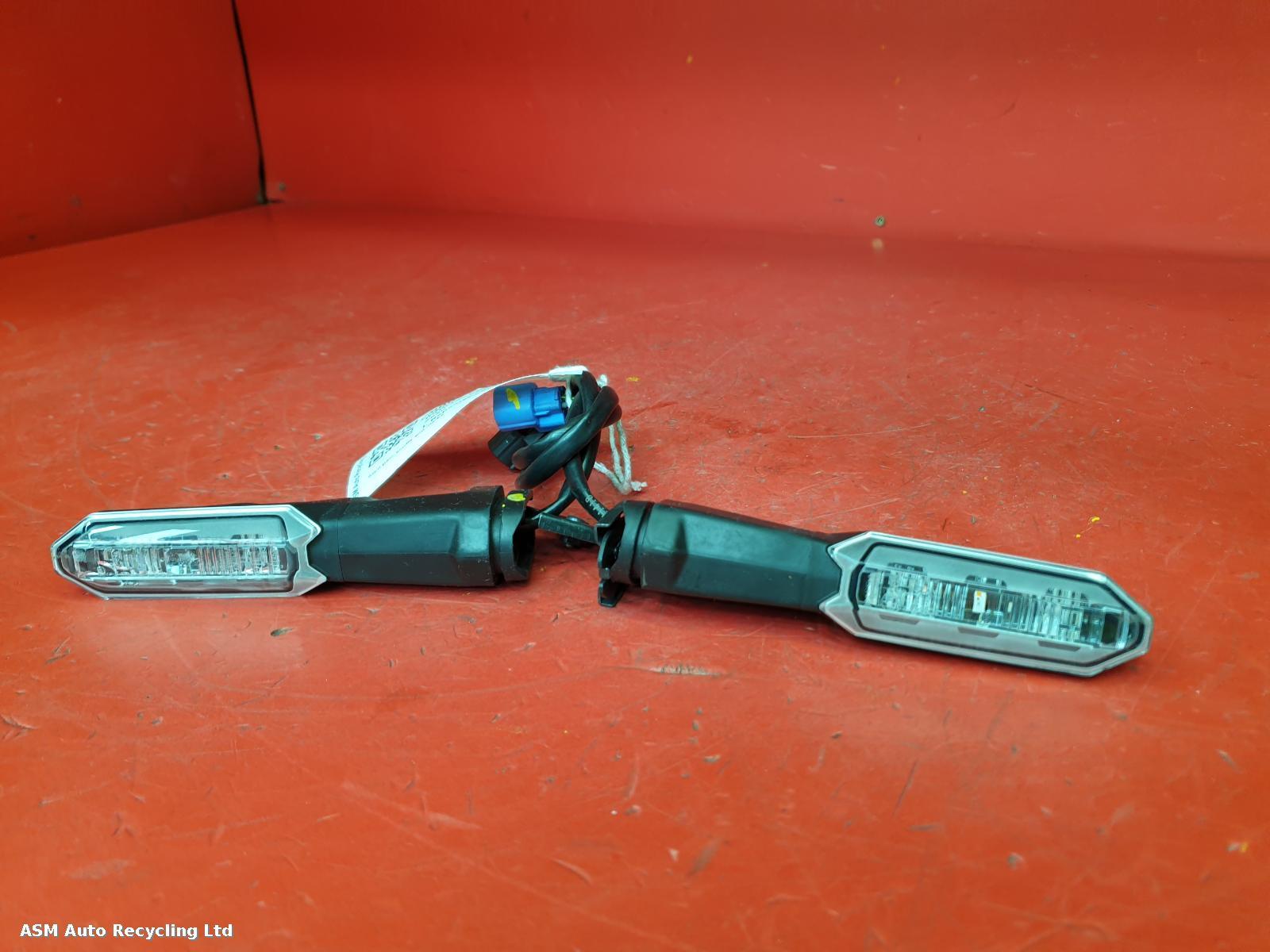 View Auto part L Repeater Lamp Kawasaki Z650 Rs 2024