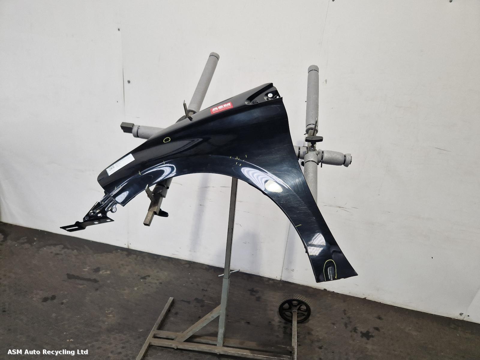 View Auto part L Wing Peugeot 208 2012