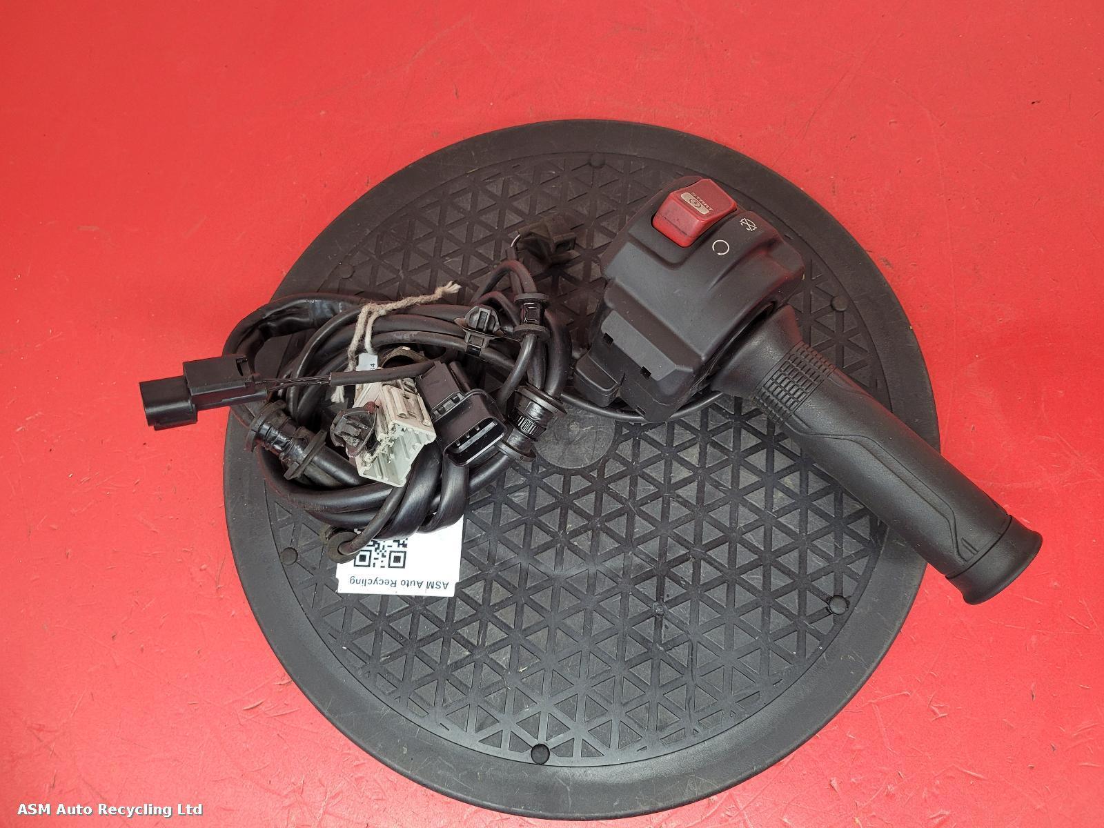 View Auto part RH Switch Gear Honda Nc 750 2023
