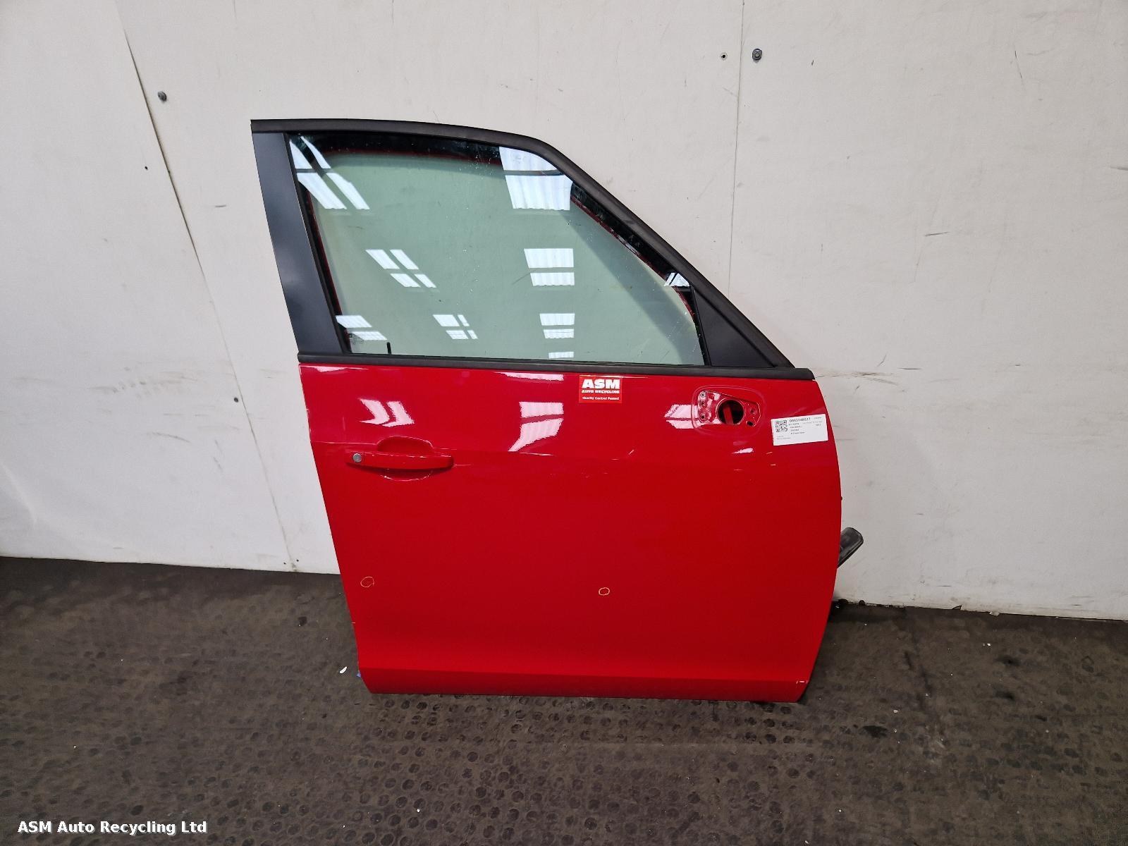 View Auto part R Front Door Vauxhall Zafira 2015