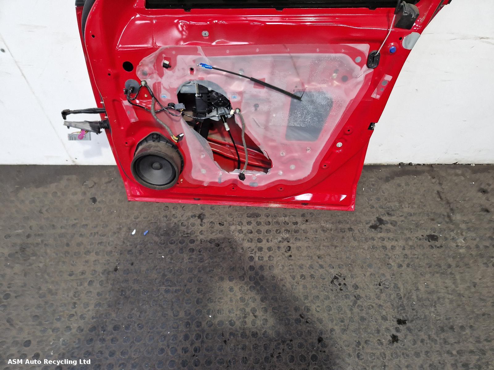 View Auto part R Front Door Vauxhall Zafira 2015