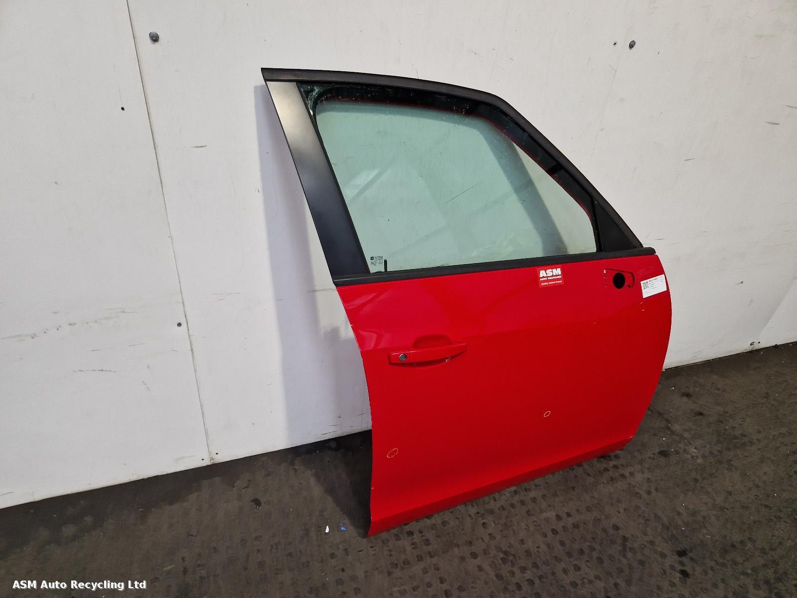 View Auto part R Front Door Vauxhall Zafira 2015