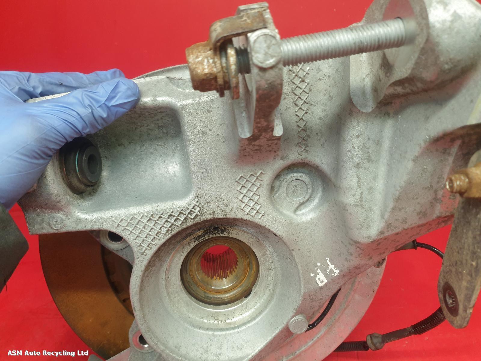 View Auto part RR Hub/Stub Axle Assembly Land Rover Range Rover Velar 2019
