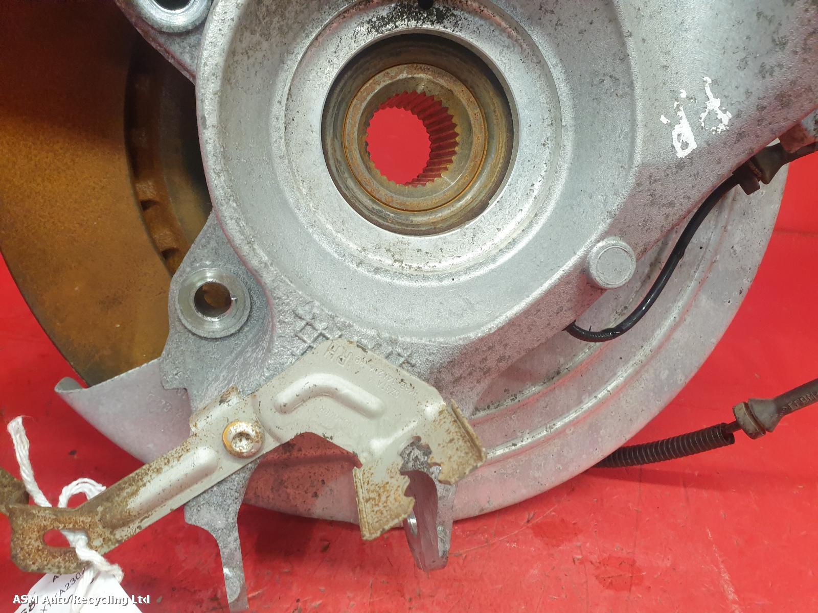 View Auto part RR Hub/Stub Axle Assembly Land Rover Range Rover Velar 2019