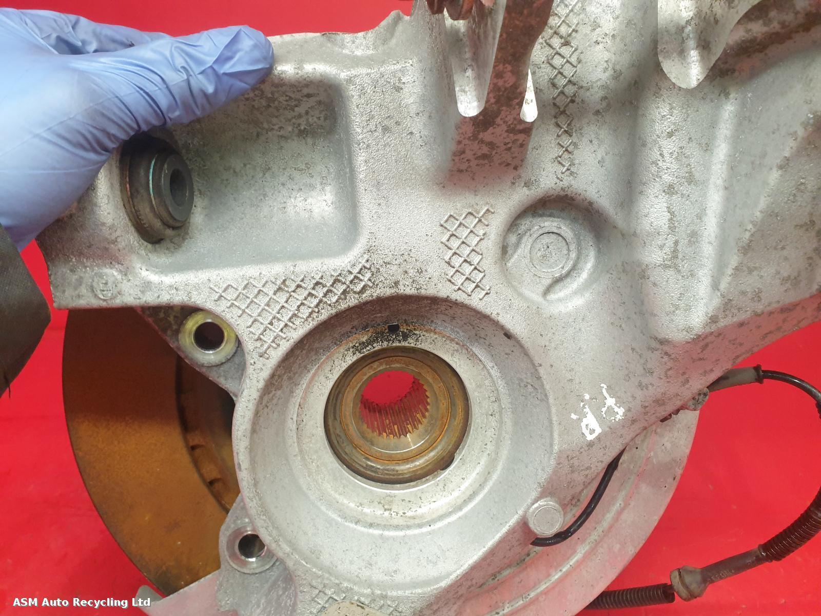View Auto part RR Hub/Stub Axle Assembly Land Rover Range Rover Velar 2019