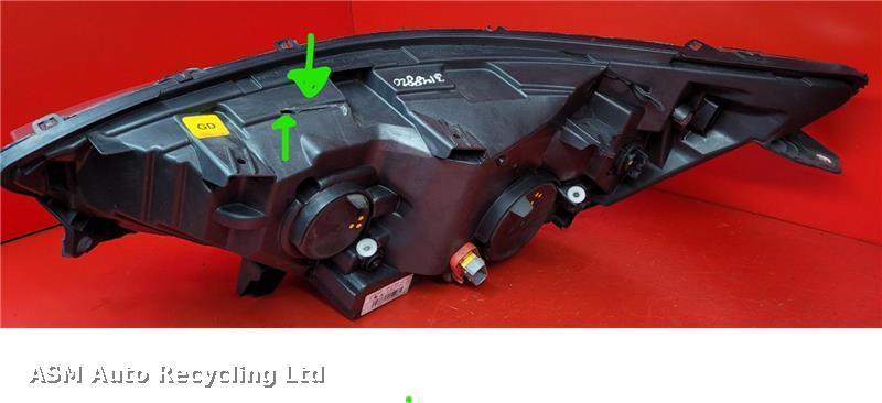 View Auto part R Headlamp Iveco Daily 2021