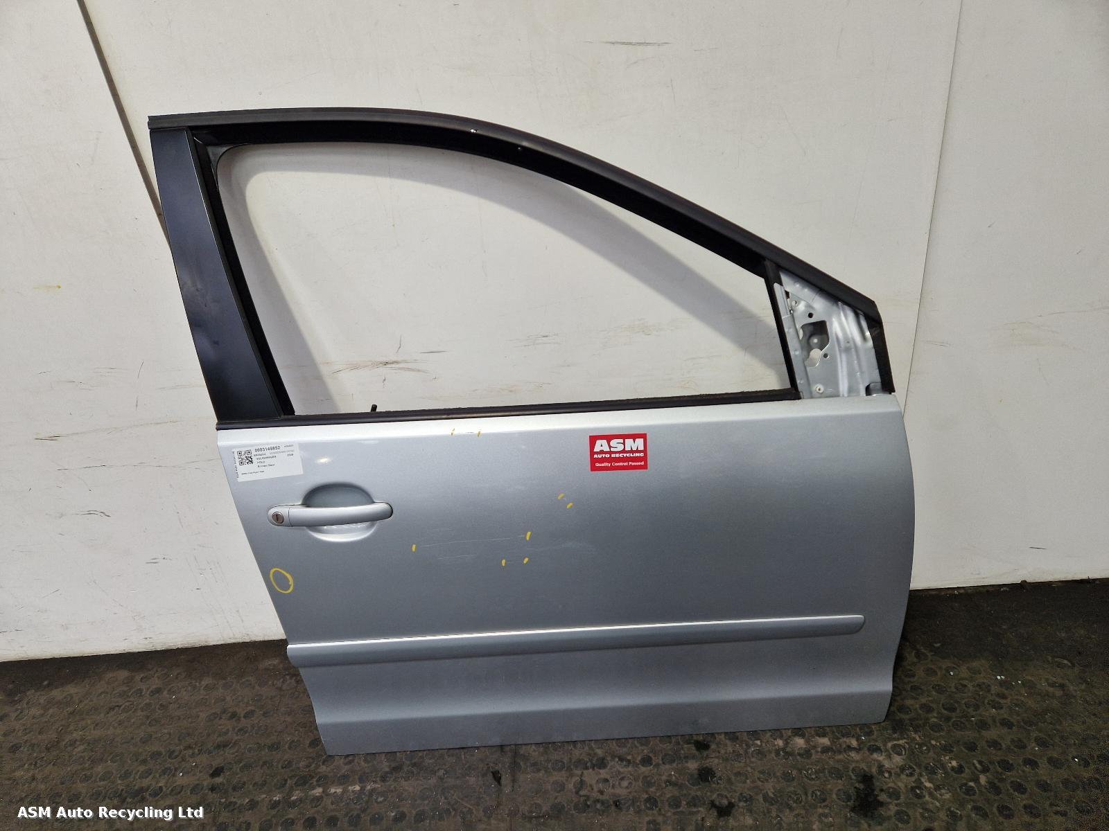 View Auto part R Front Door Volkswagen Polo 2009