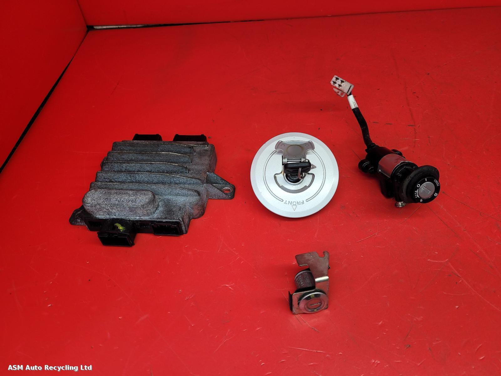 View Auto part Comp.Lock Set + Keys Honda Cbf125 2021