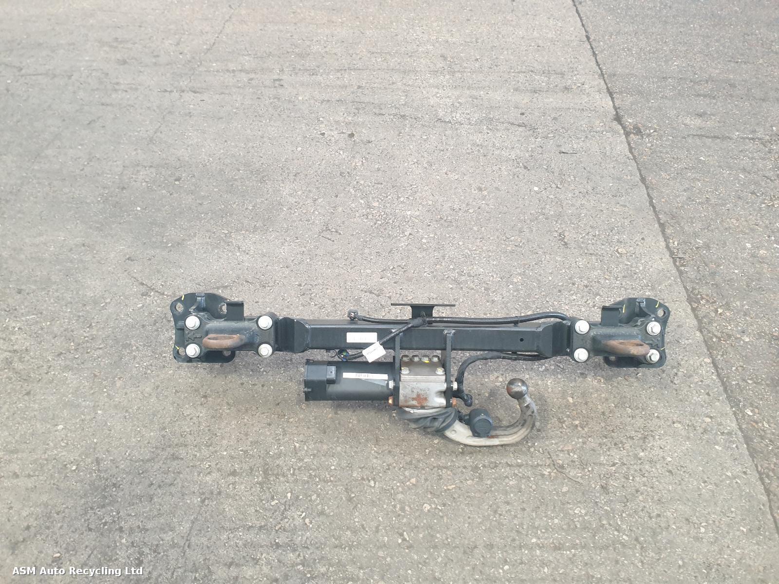 View Auto part Towbar Land Rover Defender 2021