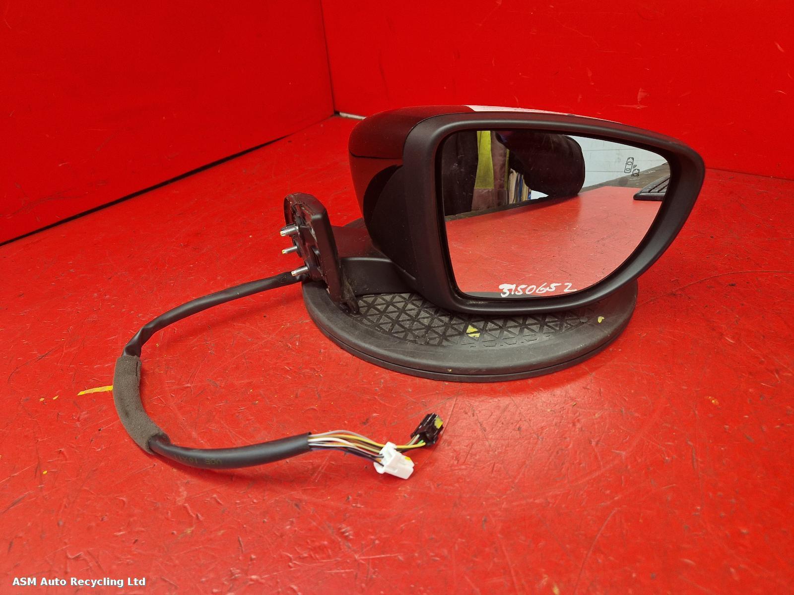 View Auto part R Door Mirror Nissan Leaf 2022