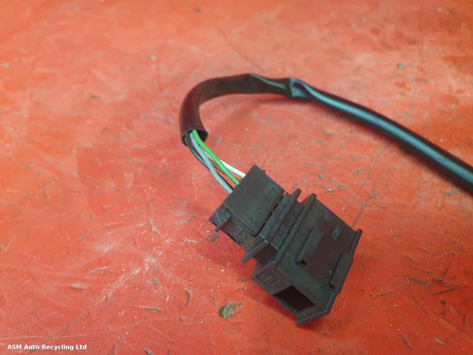 View Auto part R Door Mirror Skoda Fabia 2012