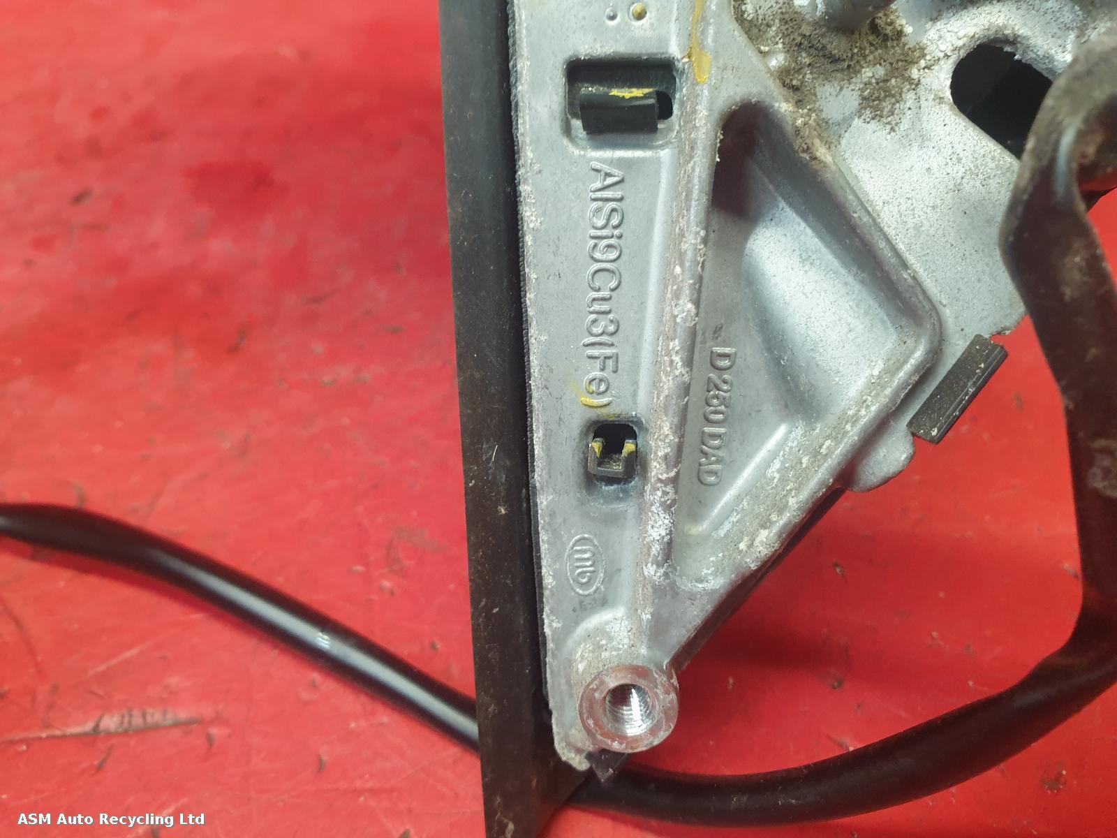 View Auto part R Door Mirror Skoda Fabia 2012