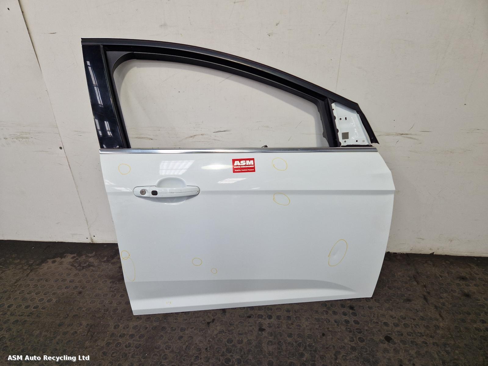 View Auto part R Front Door Ford Focus 2012