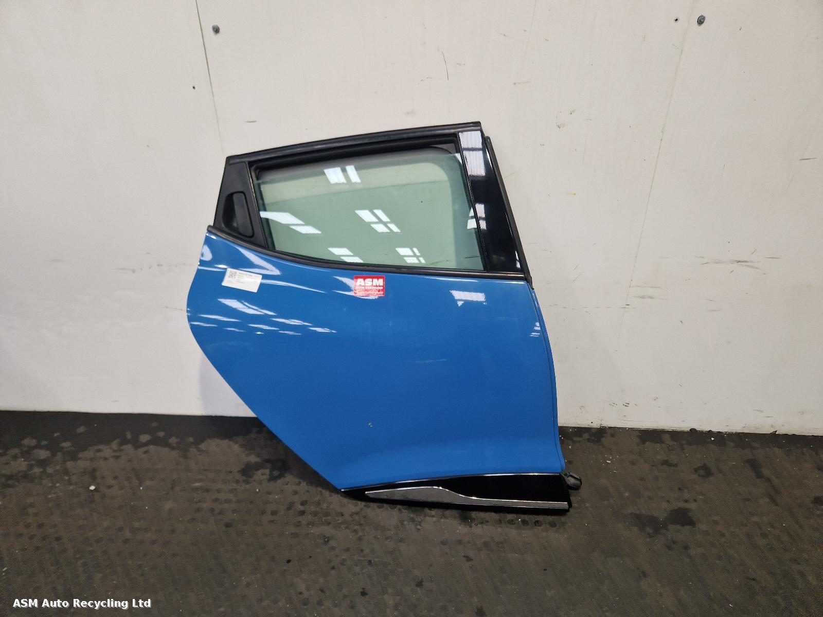 View Auto part R Rear Door Renault Clio 2014