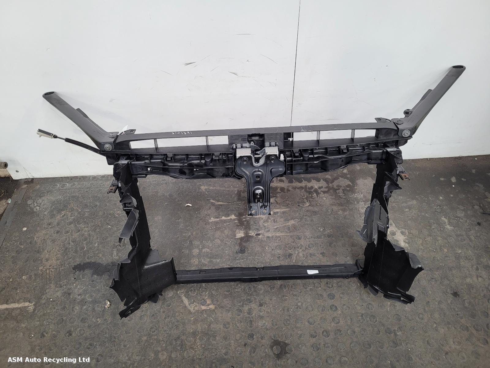 View Auto part Front Panel Volkswagen Golf 2020