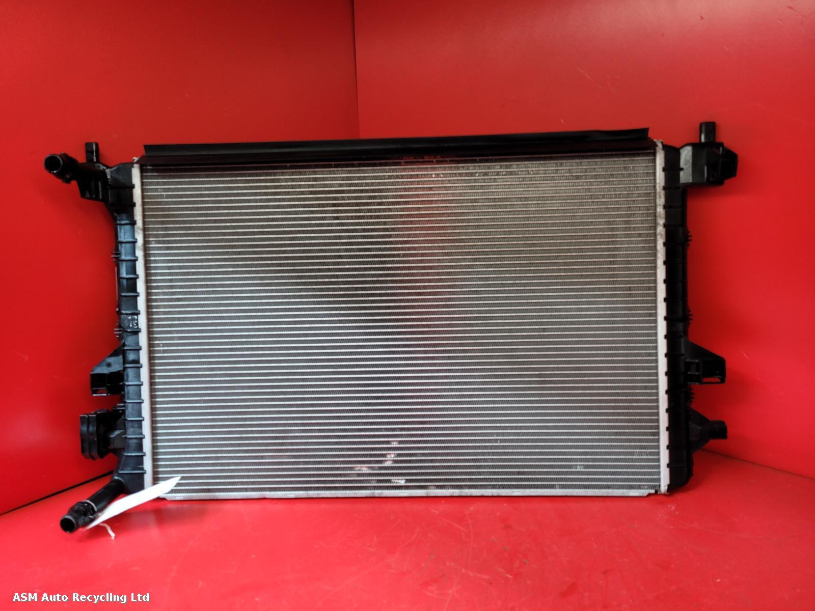 View Auto part Radiator Volkswagen Golf 2020