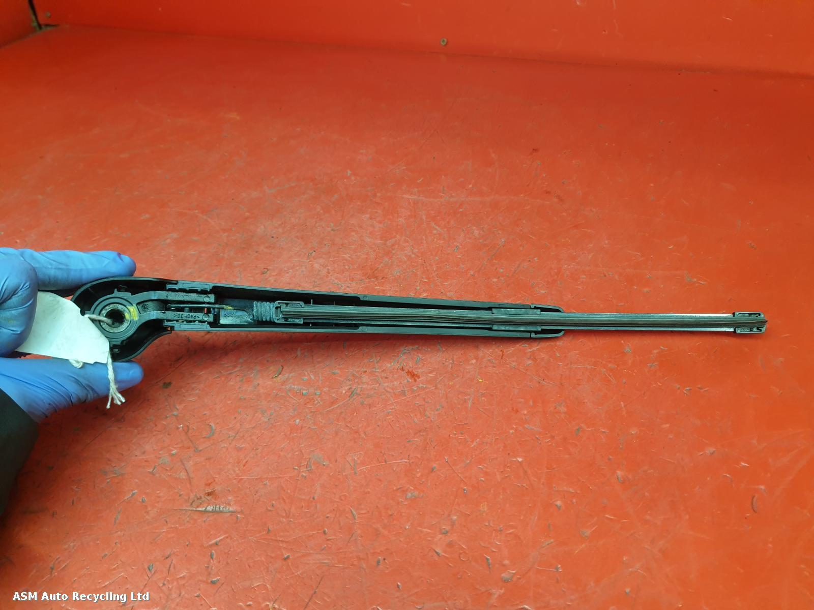 View Auto part Wiper Arm Volkswagen Golf 2020