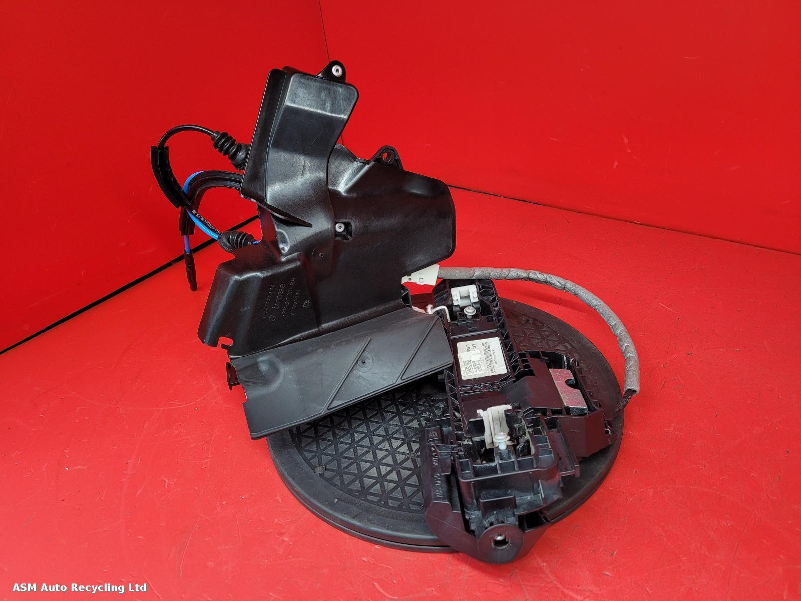 View Auto part Door Lock Assembly Mercedes C Class 2013