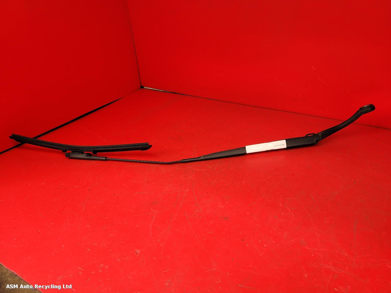 View Auto part Wiper Arm Nissan Qashqai 2013