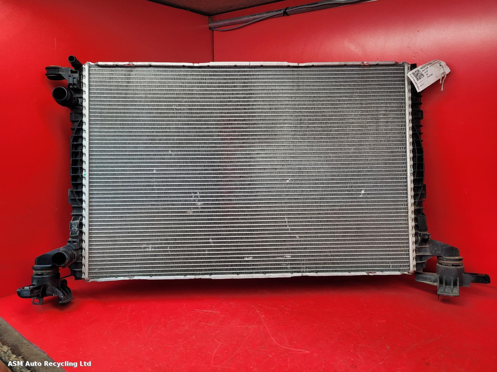 View Auto part Radiator Audi Q5 2021