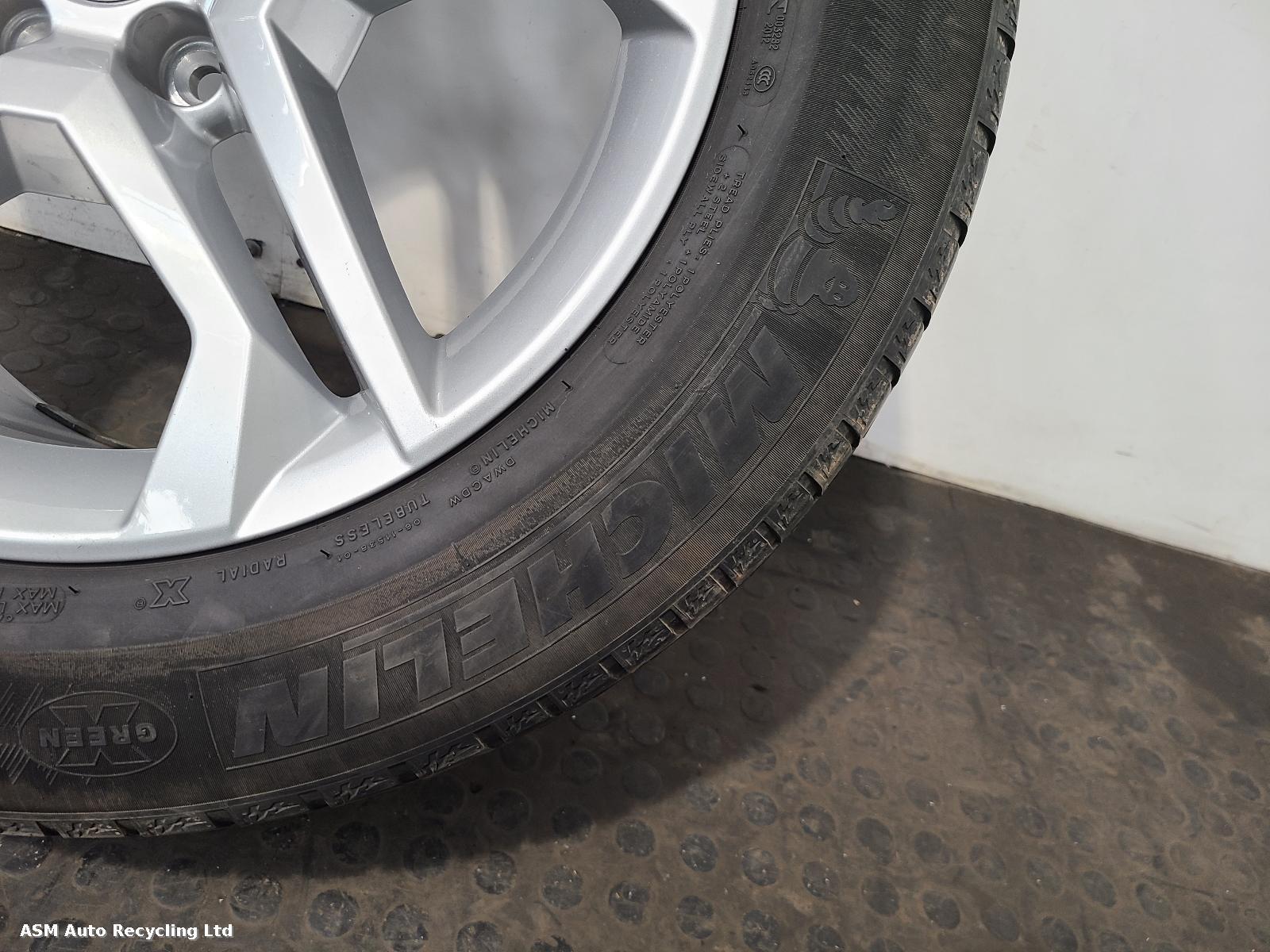 View Auto part Wheel Set Audi Q5 2021