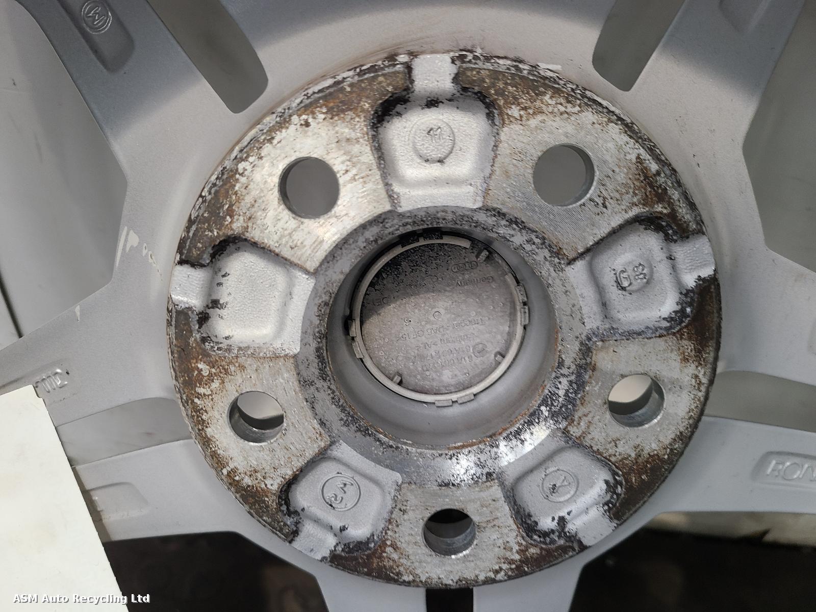 View Auto part Wheel Set Audi Q5 2021
