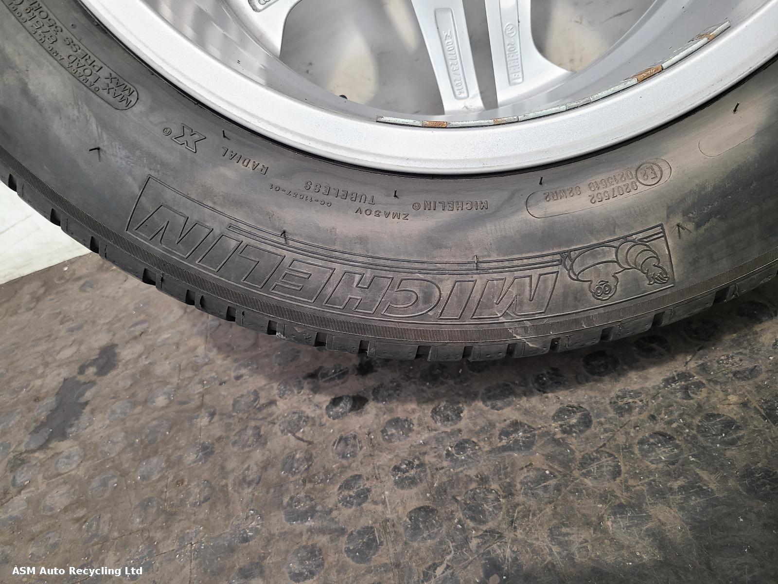 View Auto part Wheel Set Audi Q5 2021