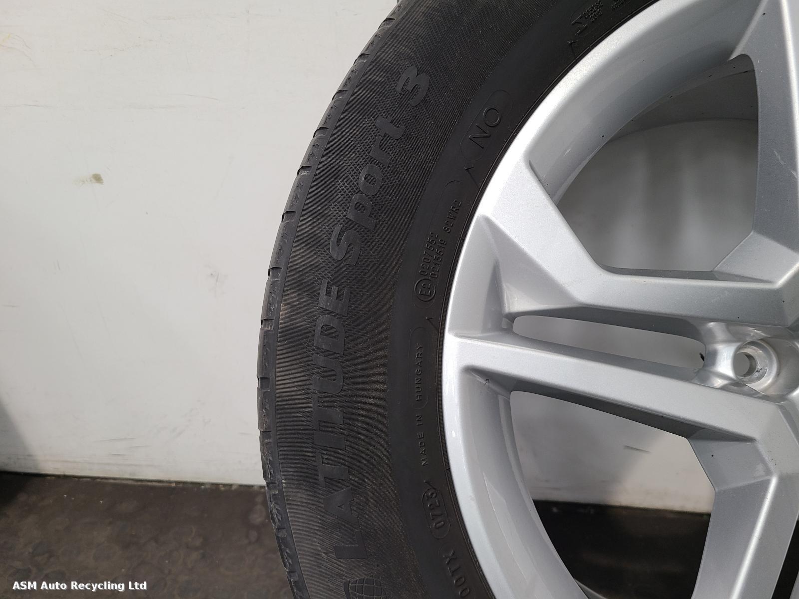 View Auto part Wheel Set Audi Q5 2021