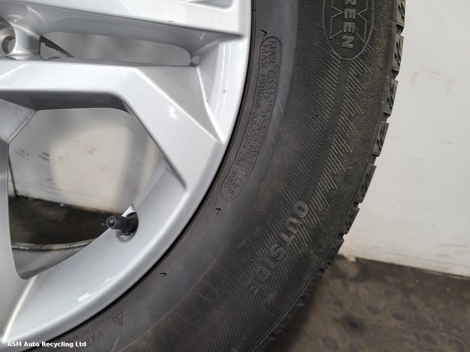 View Auto part Wheel Set Audi Q5 2021