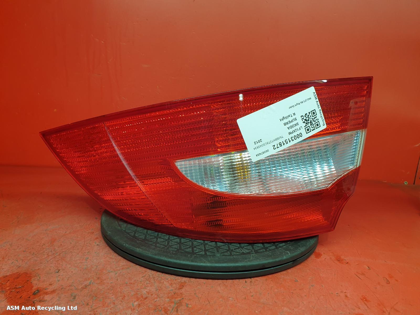 View Auto part R Taillight Skoda Superb 2012