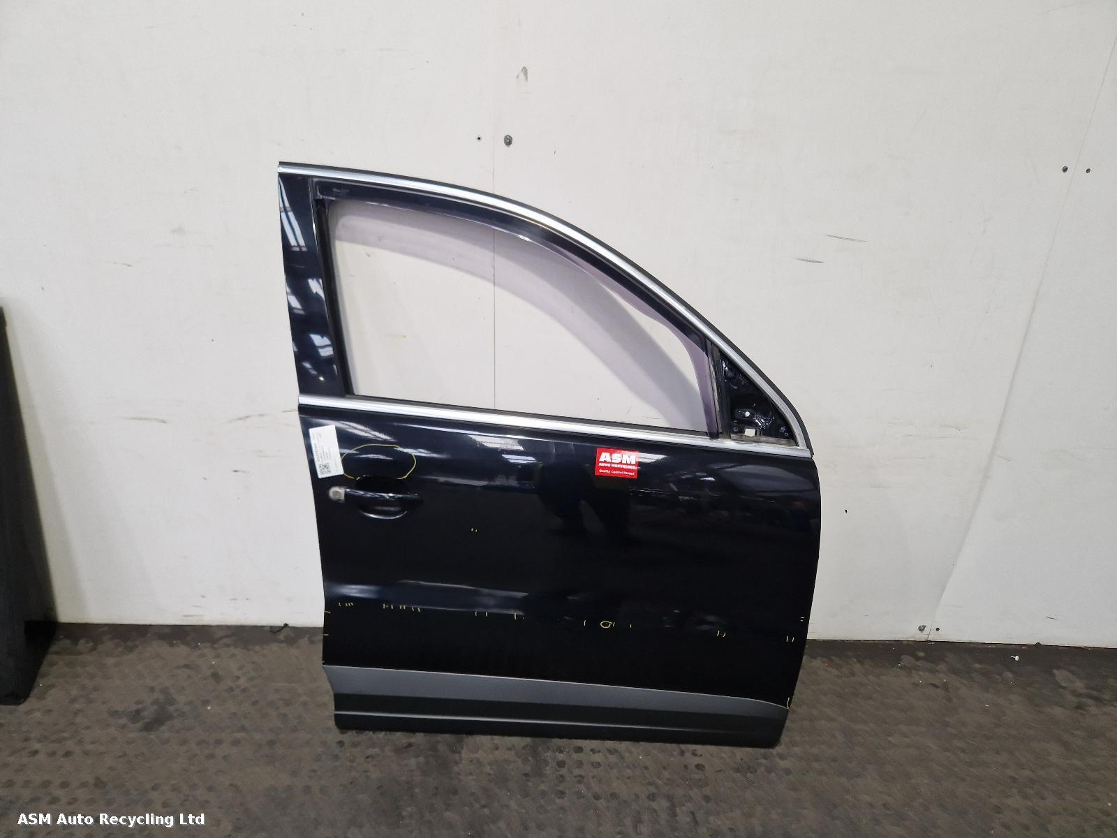 View Auto part R Front Door Volkswagen Tiguan 2008
