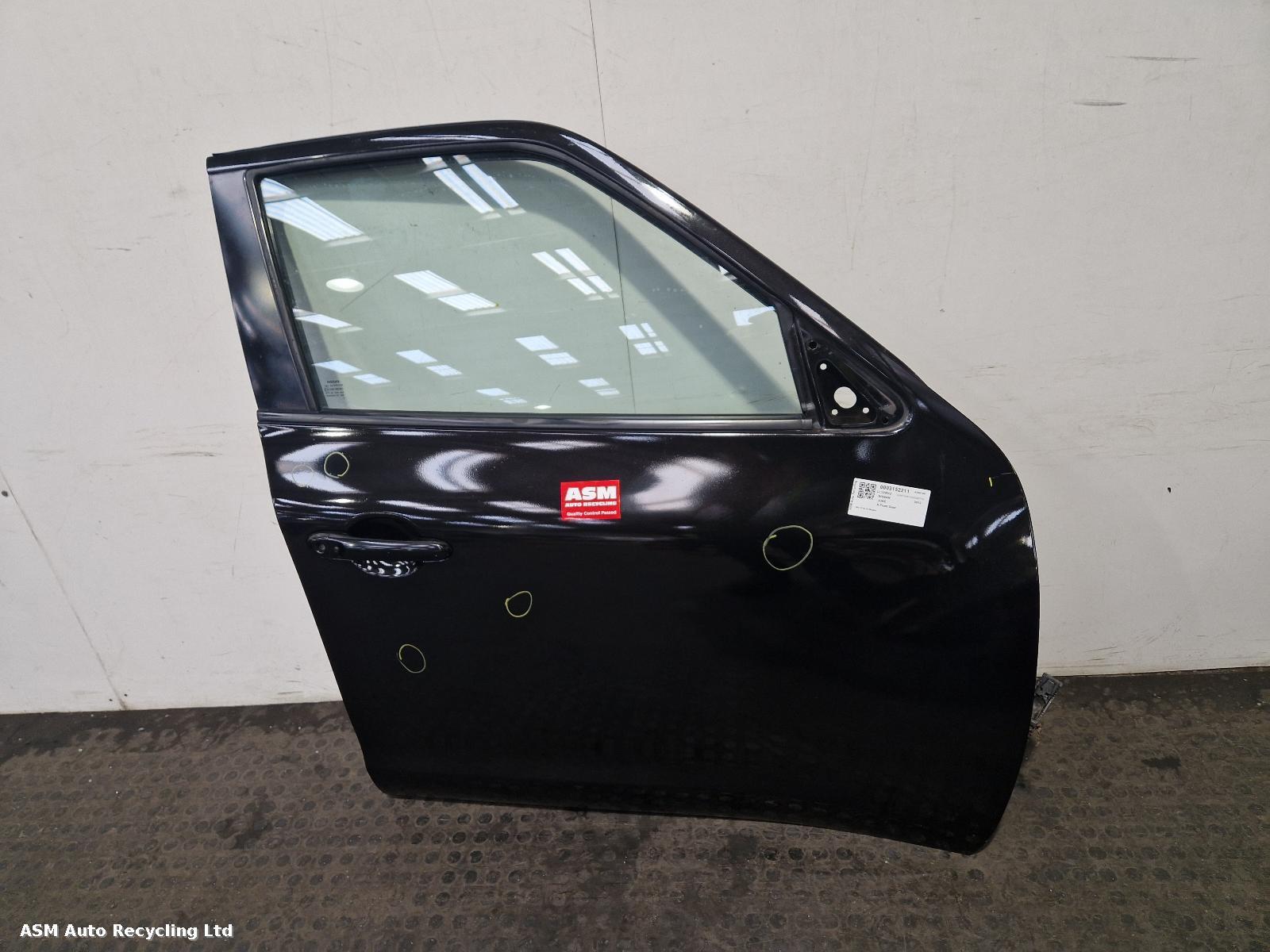 View Auto part R Front Door Nissan Juke 2012