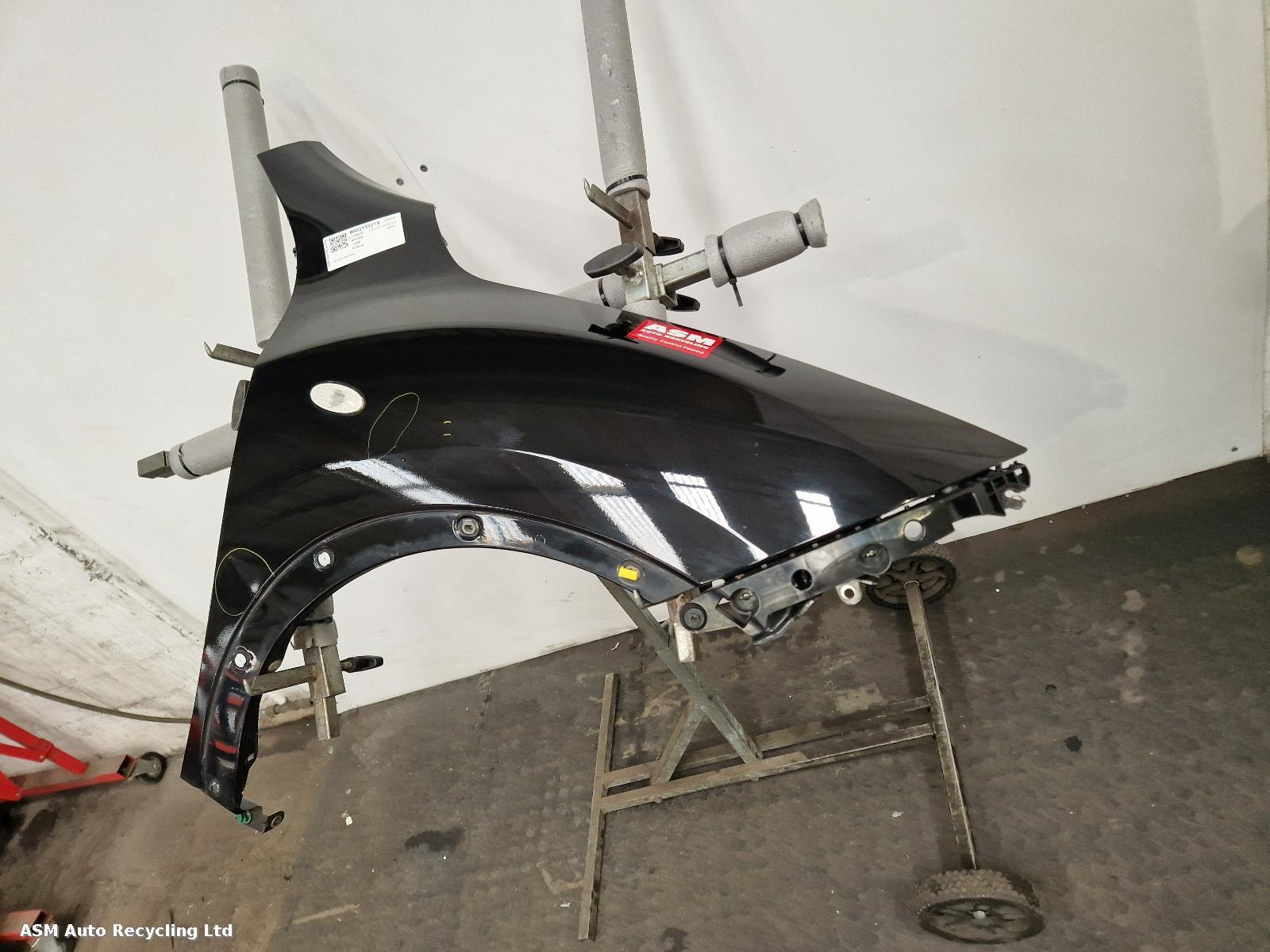 View Auto part R Wing Nissan Juke 2012