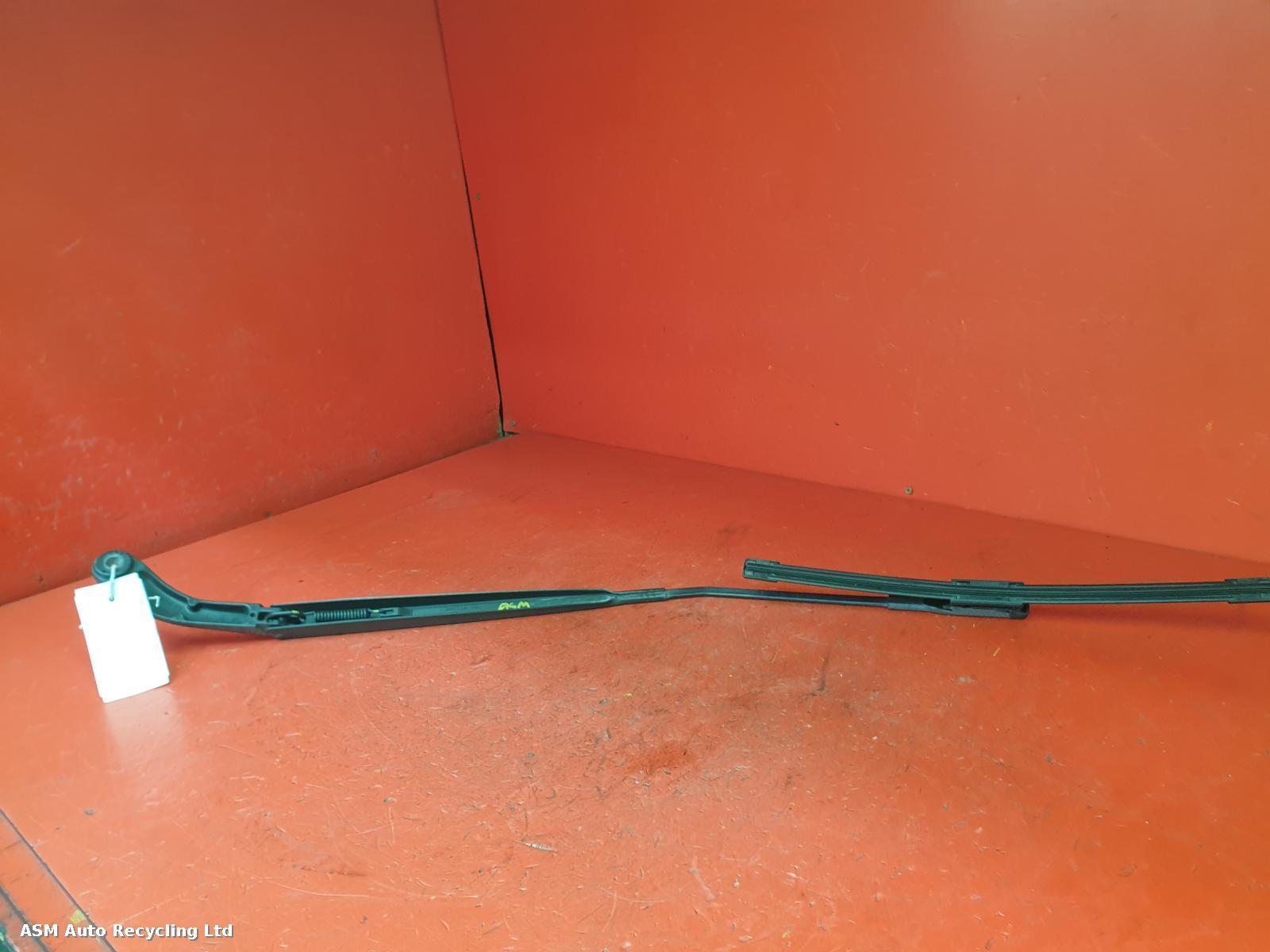 View Auto part Wiper Arm Nissan Qashqai 2013
