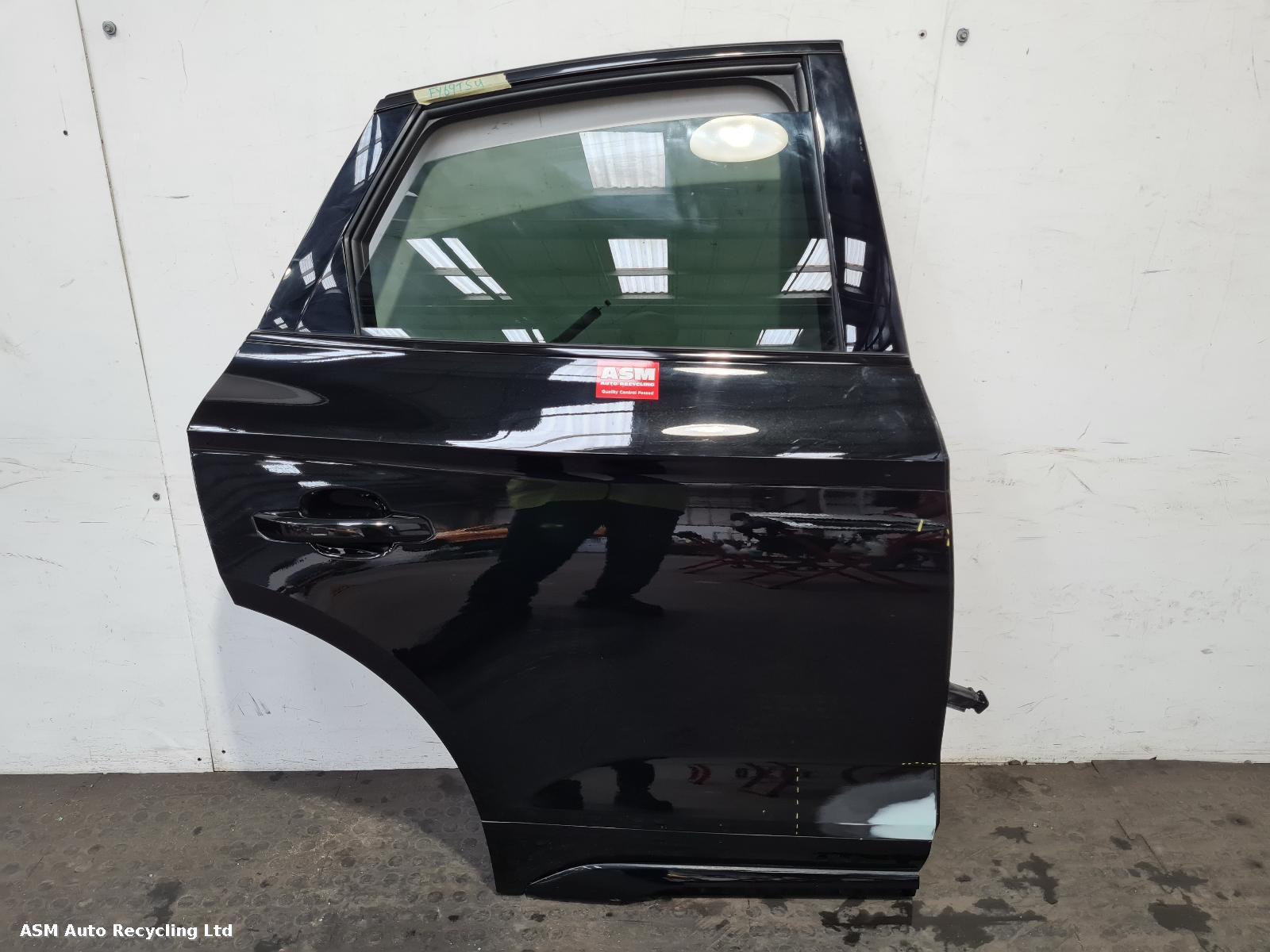 View Auto part R Rear Door Audi Q5 2023