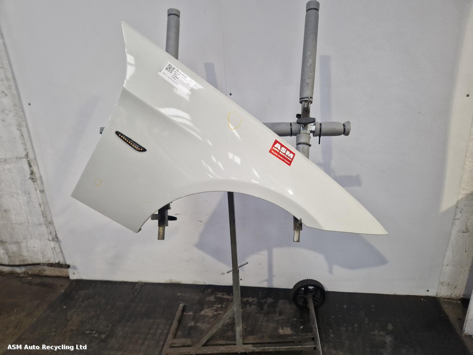View Auto part R Wing Bmw 3 Series 2011